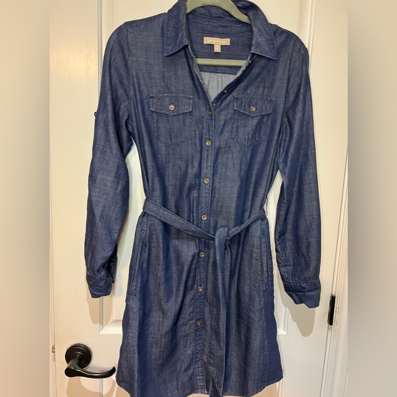 Banana Republic - Picture 1 of 3